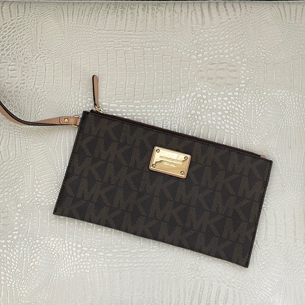 Micheal Kors hand bag